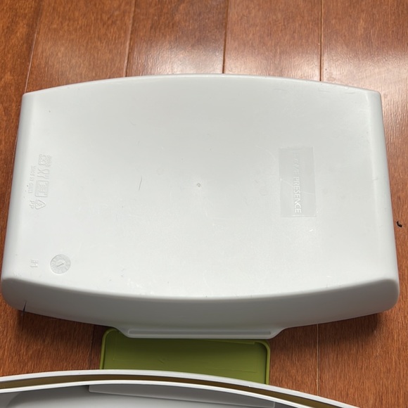 Home presence fuel bento lunch box with lid and silverware. - Picture 7 of 9